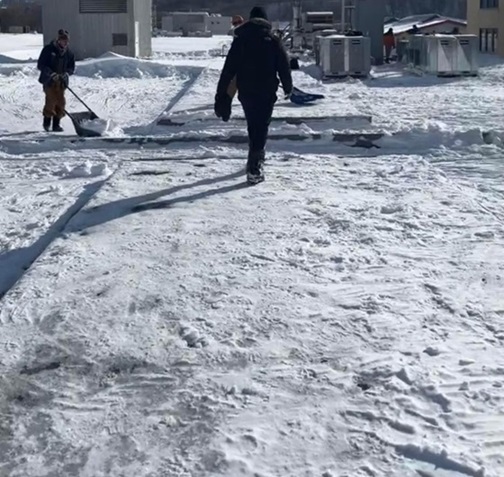Déneigement entrée piétonnière